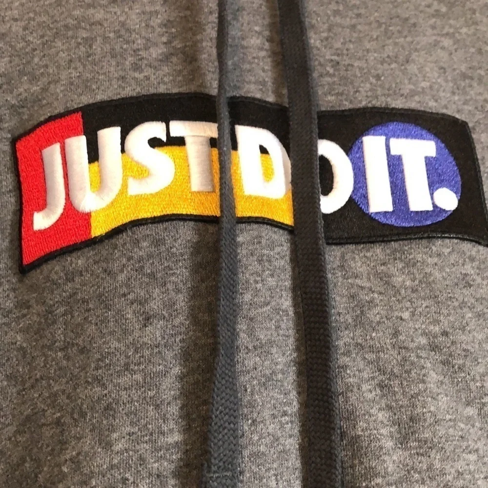 Nike Mens Hoodie Sz M Hoodie Sportswear Long Sleeve Pockets Standard Fit Grey